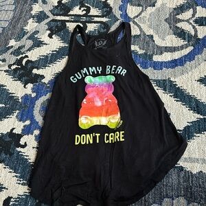 IT'SUGAR Women's Black Gummy Bear Don't Care Graphic Racer Back Tank Top Size M